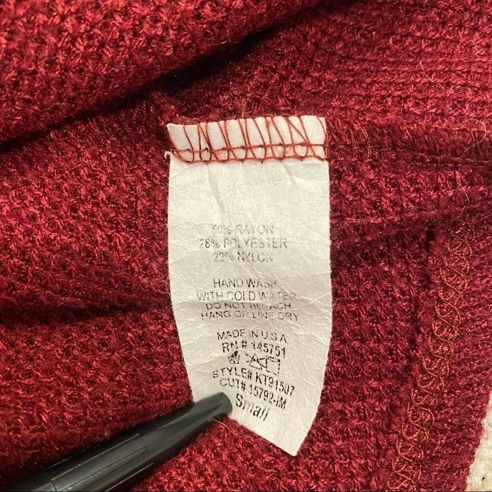 Fantastic Fawn | Peplum V Neck Sweater Maroon Size Small - Picture 5 of 6